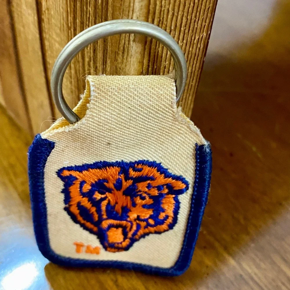 Vtg 80s Chicago Bears Keychain Embroidered Bear Head Logo Cloth Patch NFL